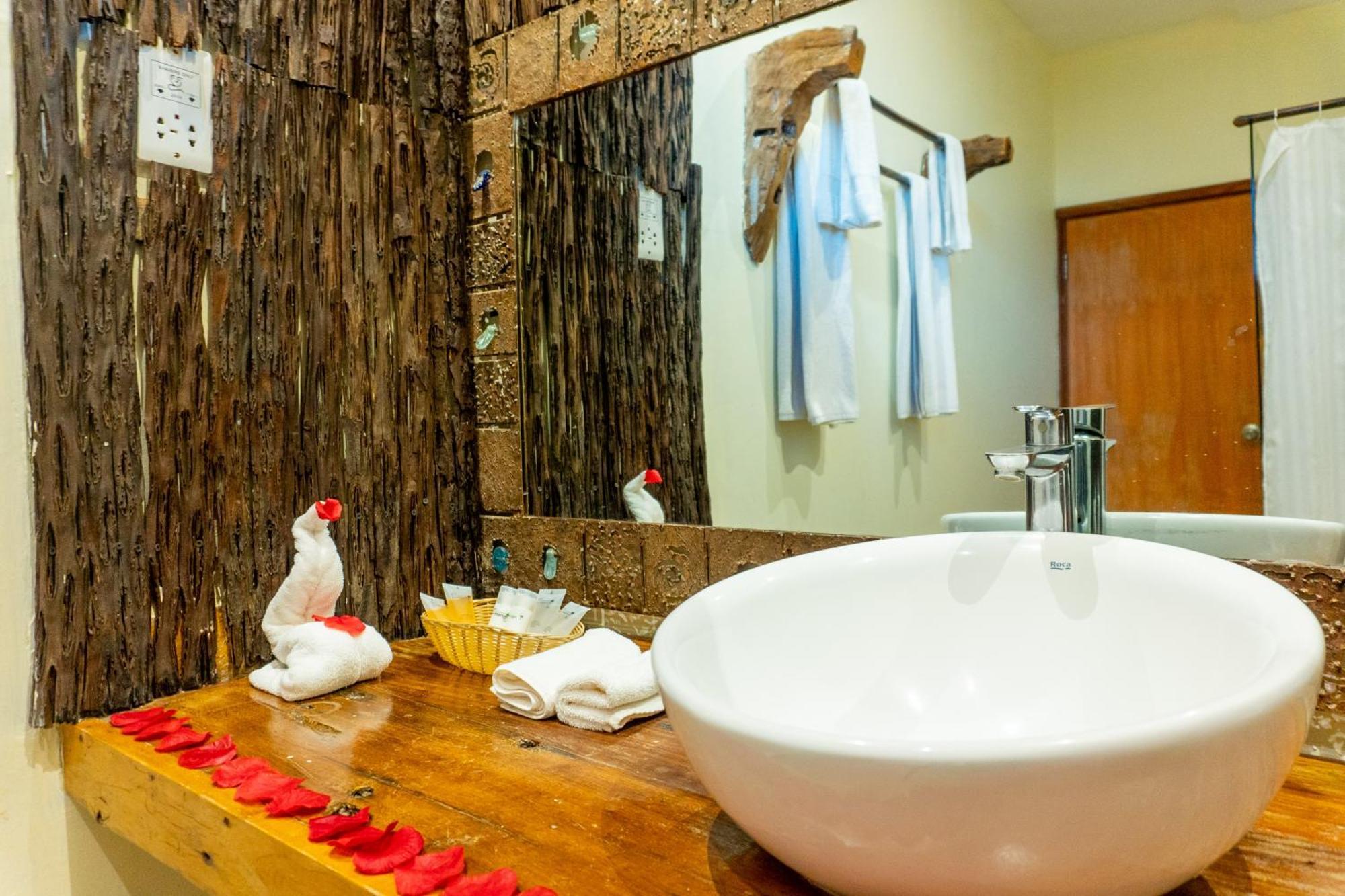 Weru Weru River Lodge Moshi Dış mekan fotoğraf